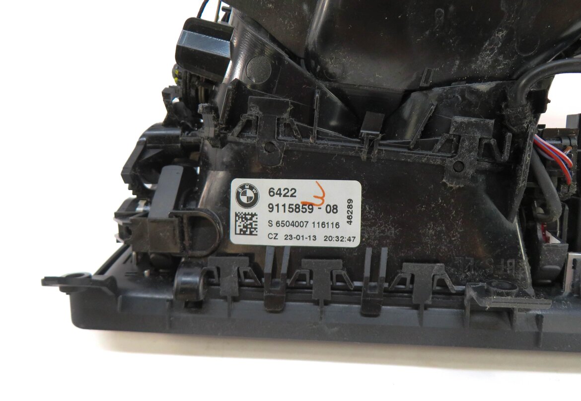 Thumbnail 5: 2013 BMW 750i (F01) CENTER DASH HEATER A/C AIR VENT w/ HAZARD & CENTRAL LOCK