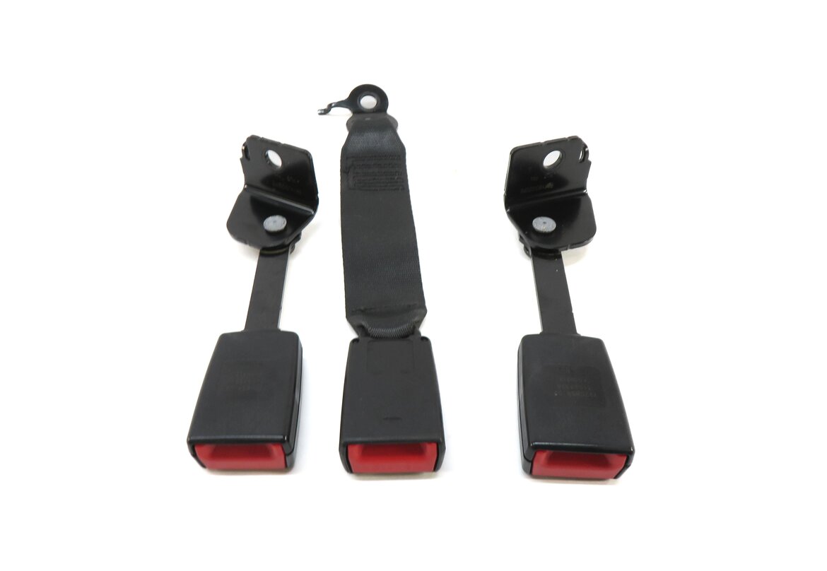 Thumbnail 3: 2013 BMW 750i (F01) REAR SEAT SEATBELT BUCKLE RECEIVER SET-3 (BLACK)