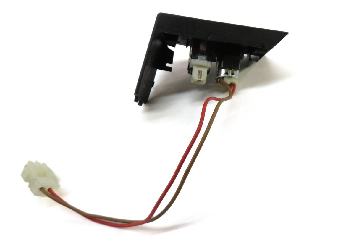 Thumbnail 3: 2013 BMW 750i (F01) RADIO STEREO AUXILIARY AUDIO USB INPUT JACK w/ 12v SOCKET