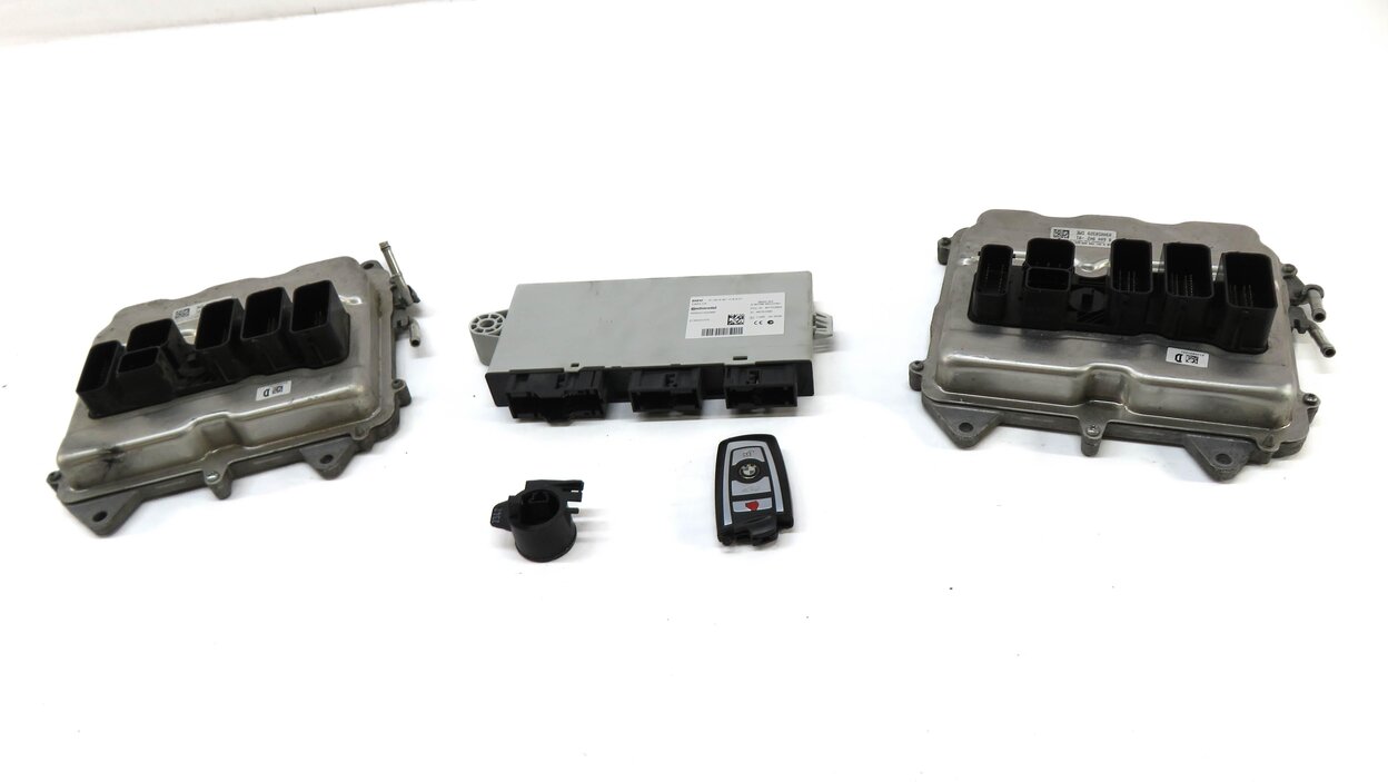 2013 BMW 750i (F01) 4.4L N63 TURBO ENGINE CAS4 DME IMMOBILIZER MODULE KEY SET
