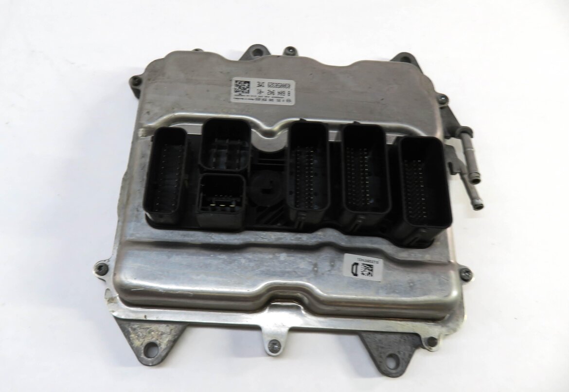 Thumbnail 2: 2013 BMW 750i (F01) 4.4L N63 TURBO ENGINE CAS4 DME IMMOBILIZER MODULE KEY SET
