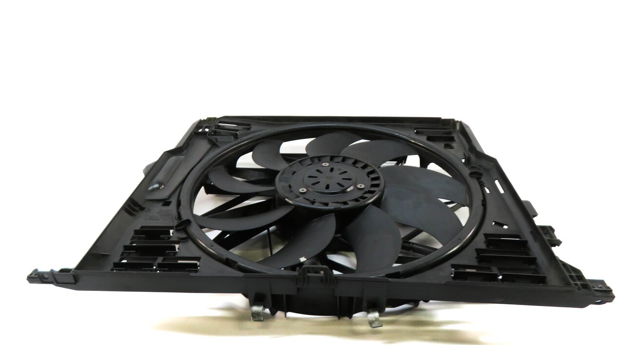 Thumbnail 3: 2010-2018 BMW 550i 550iGT 650i 750i B7 (F01 F06 F10) 850w RADIATOR COOLING FAN