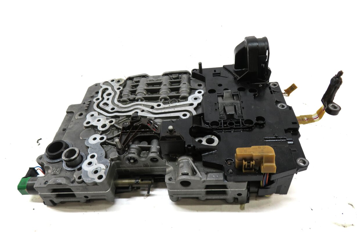 Thumbnail 2: 13-19 BMW 550i 650i 750i (F01 F02 F06 F07 F10 F12) AWD TRANSMISSION VALVE BODY