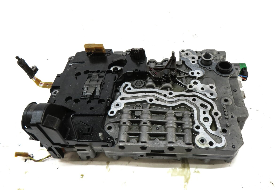 Thumbnail 3: 13-19 BMW 550i 650i 750i (F01 F02 F06 F07 F10 F12) AWD TRANSMISSION VALVE BODY