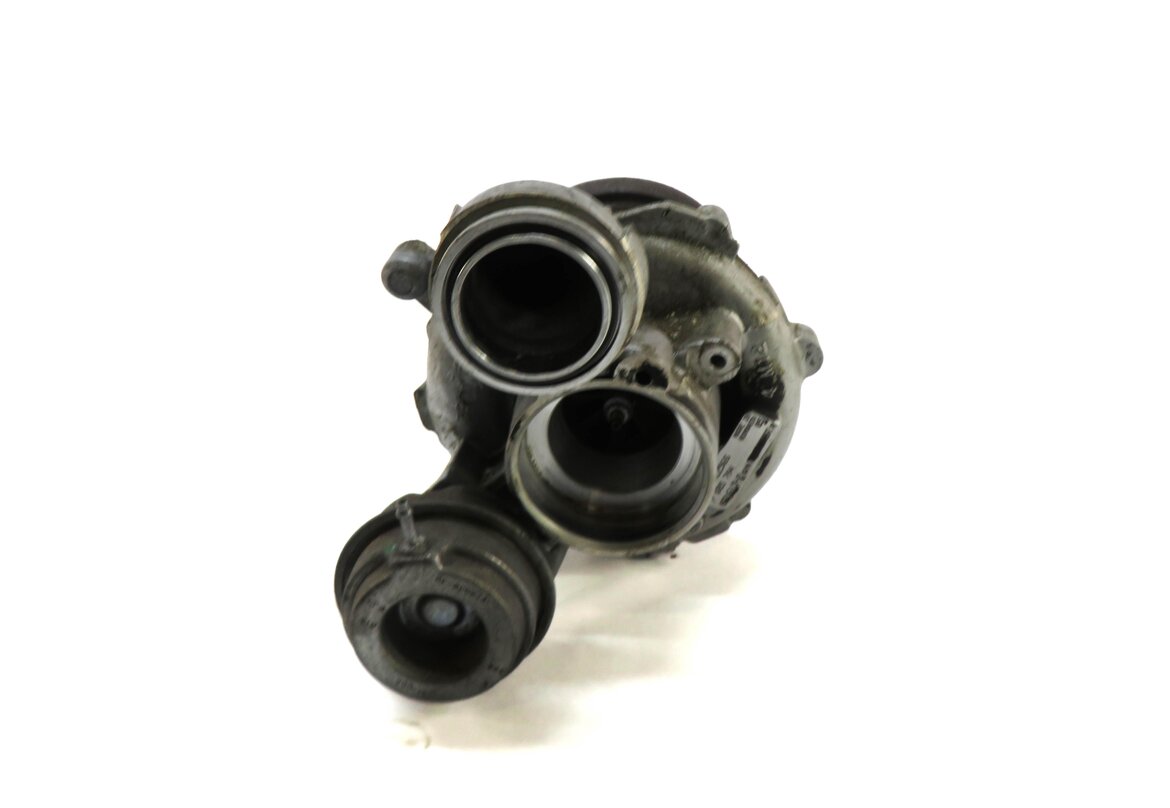 Thumbnail 2: 13-19 BMW 5 6 7 X5 X6 (F01 F02 F04 F06 F07 F10 F12) 4.4L N63 LEFT TURBOCHARGER