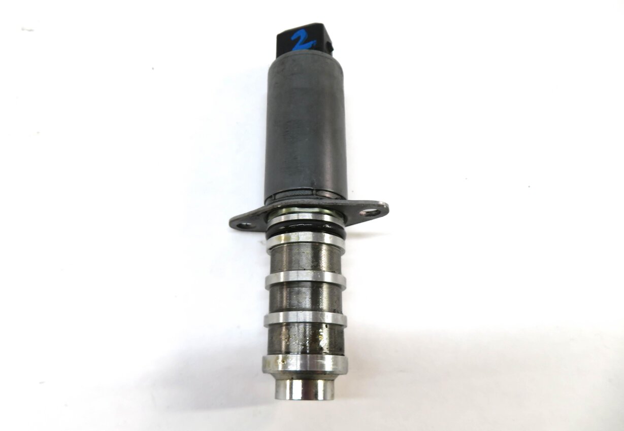Thumbnail 3: 2009 PORSCHE CAYMAN (987) 2.9L M96 ENGINE VVT VARIABLE VALVE TIMING SOLENOID