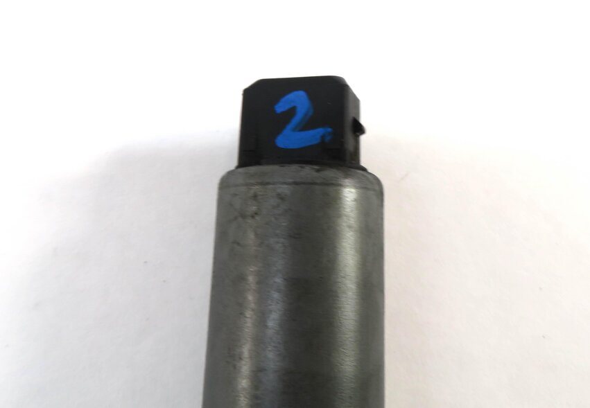 Thumbnail 4: 2009 PORSCHE CAYMAN (987) 2.9L M96 ENGINE VVT VARIABLE VALVE TIMING SOLENOID