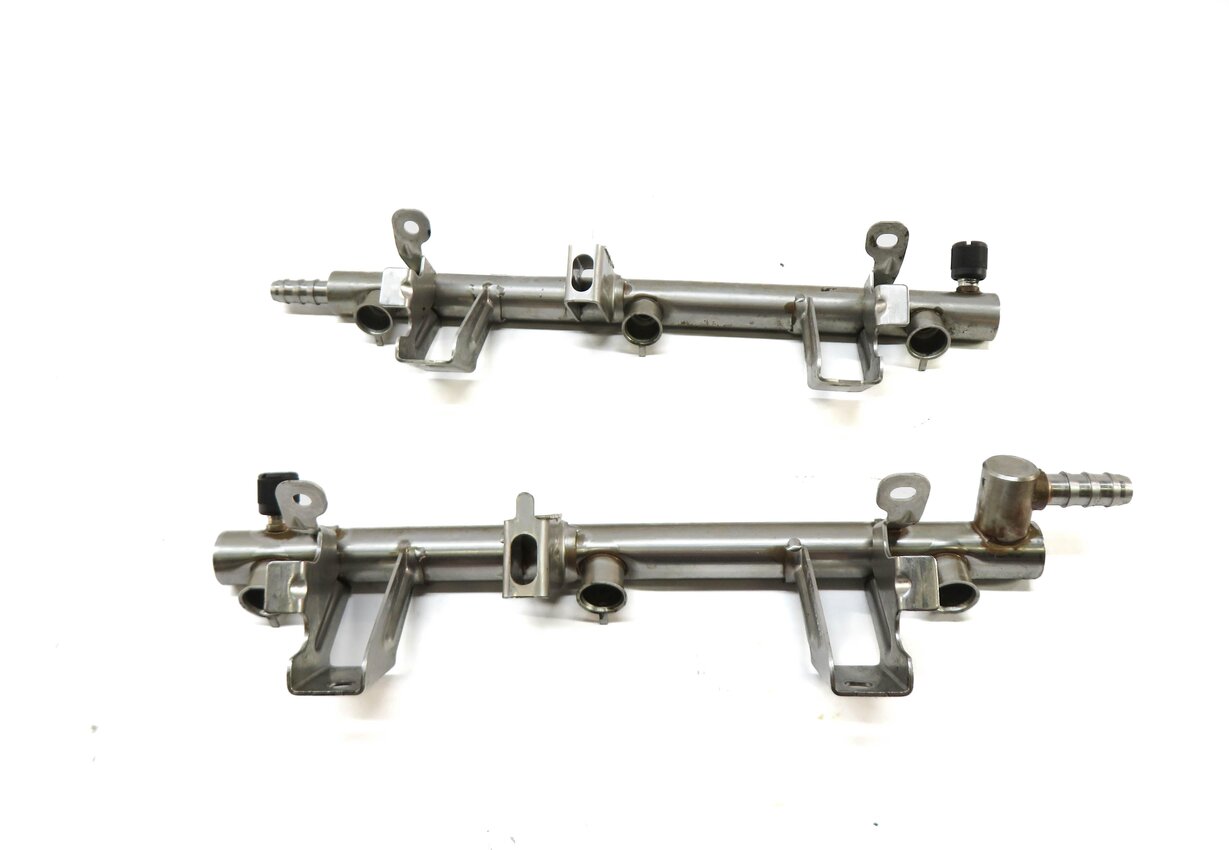 Thumbnail 3: 2009 PORSCHE CAYMAN (987) 2.9L M96 ENGINE FUEL INJECTION FUEL RAIL SET