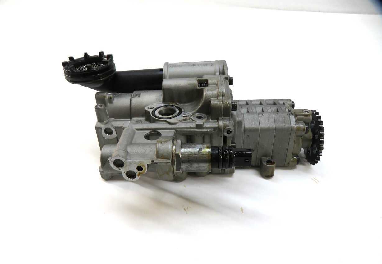 Thumbnail 2: 2009 PORSCHE CAYMAN (987) 2.9L M96 ENGINE OIL OIL PUMP w/ PICKUP