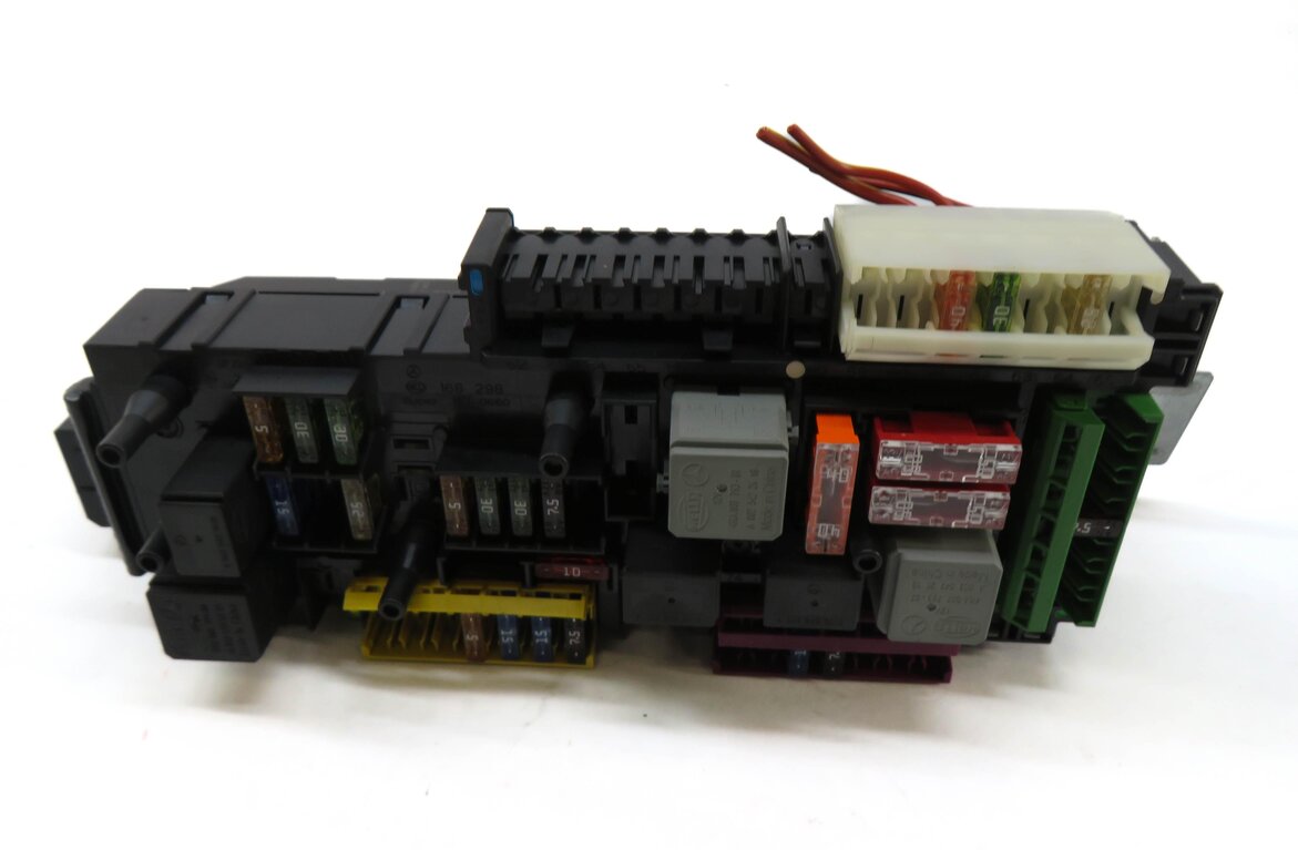 Thumbnail 3: 10-11 MERCEDES GLK350 (X204) REAR SIGNAL ACQUISITION CONTROL MODULE SAM FUSE BOX