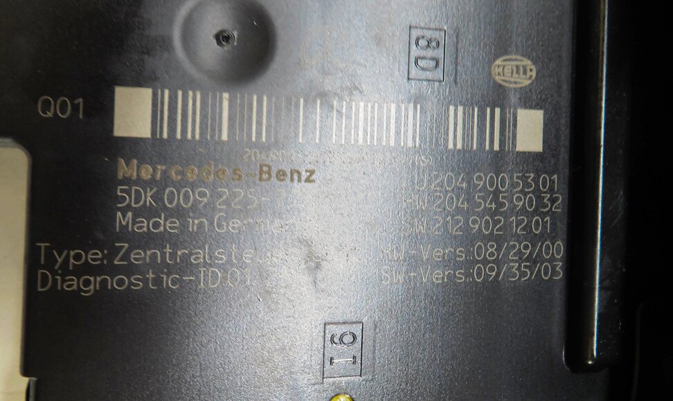 Thumbnail 5: 10-11 MERCEDES GLK350 (X204) REAR SIGNAL ACQUISITION CONTROL MODULE SAM FUSE BOX