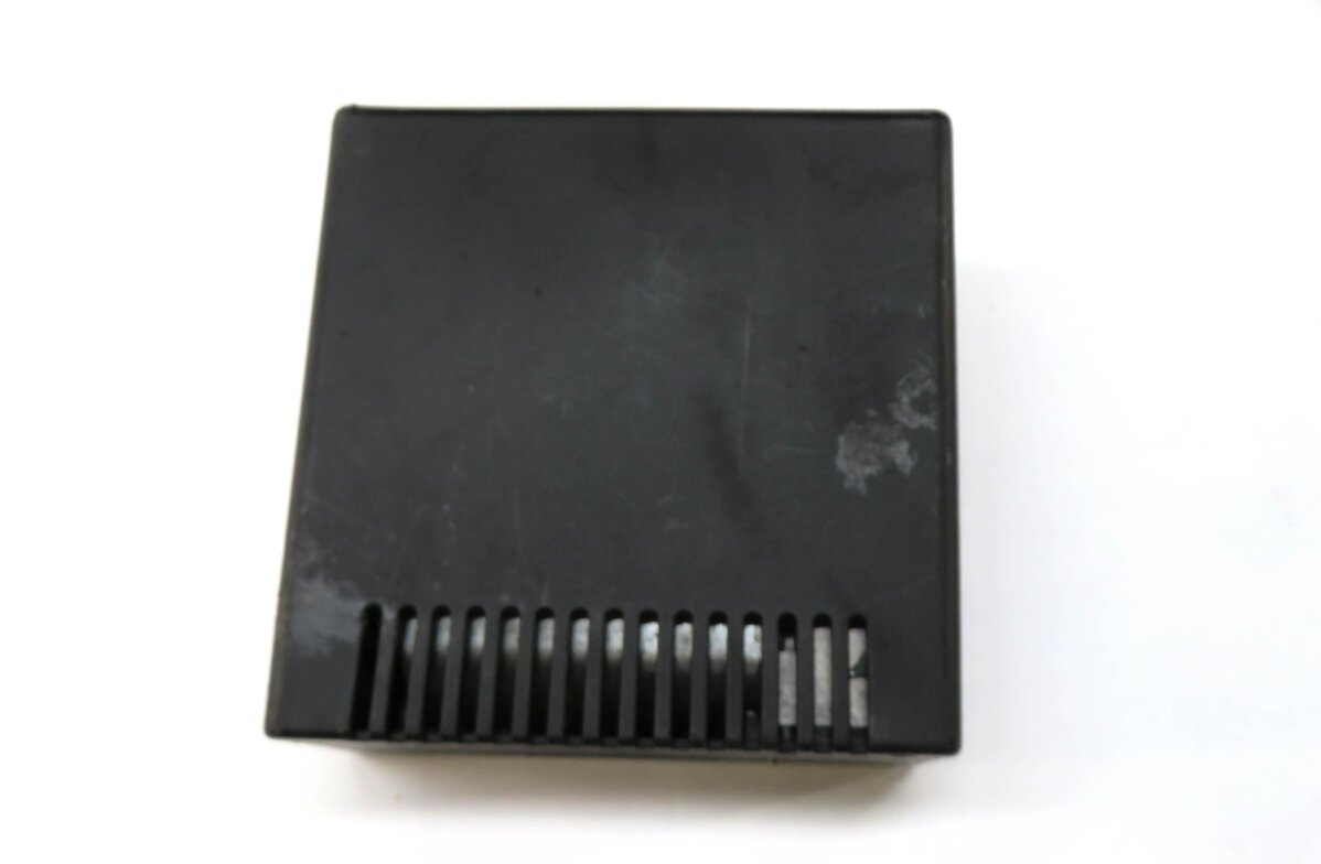 Thumbnail 3: 2004 PORSCHE CAYENNE (955) SPARE TIRE AIR COMPRESSOR PUMP MOTOR INFLATOR