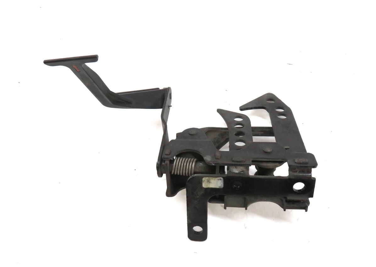 Thumbnail 4: 2010 MERCEDES S400 (W221) FRONT HOOD SAFETY LATCH CATCH HOOK RELEASE LEVER