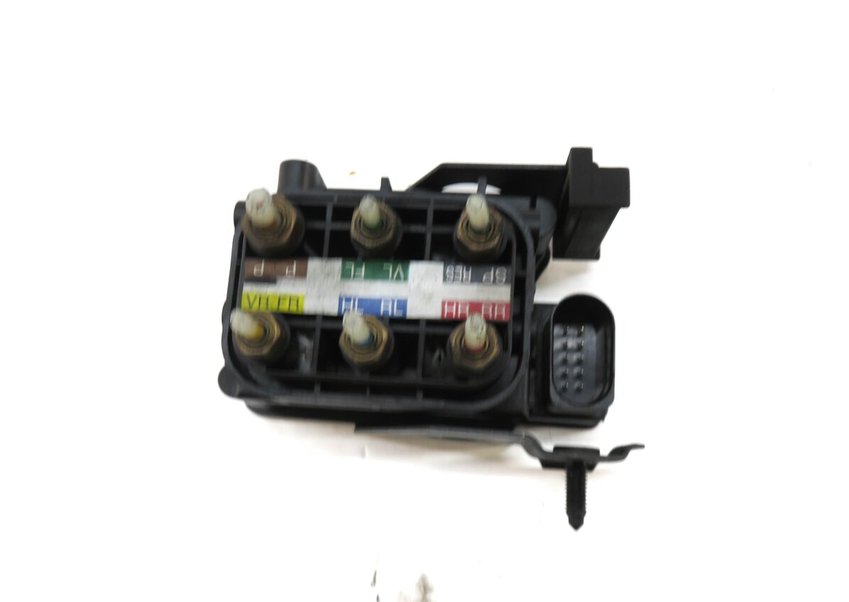 Thumbnail 2: 2010 MERCEDES S400 (W221) AIR SUSPENSION VALVE BLOCK