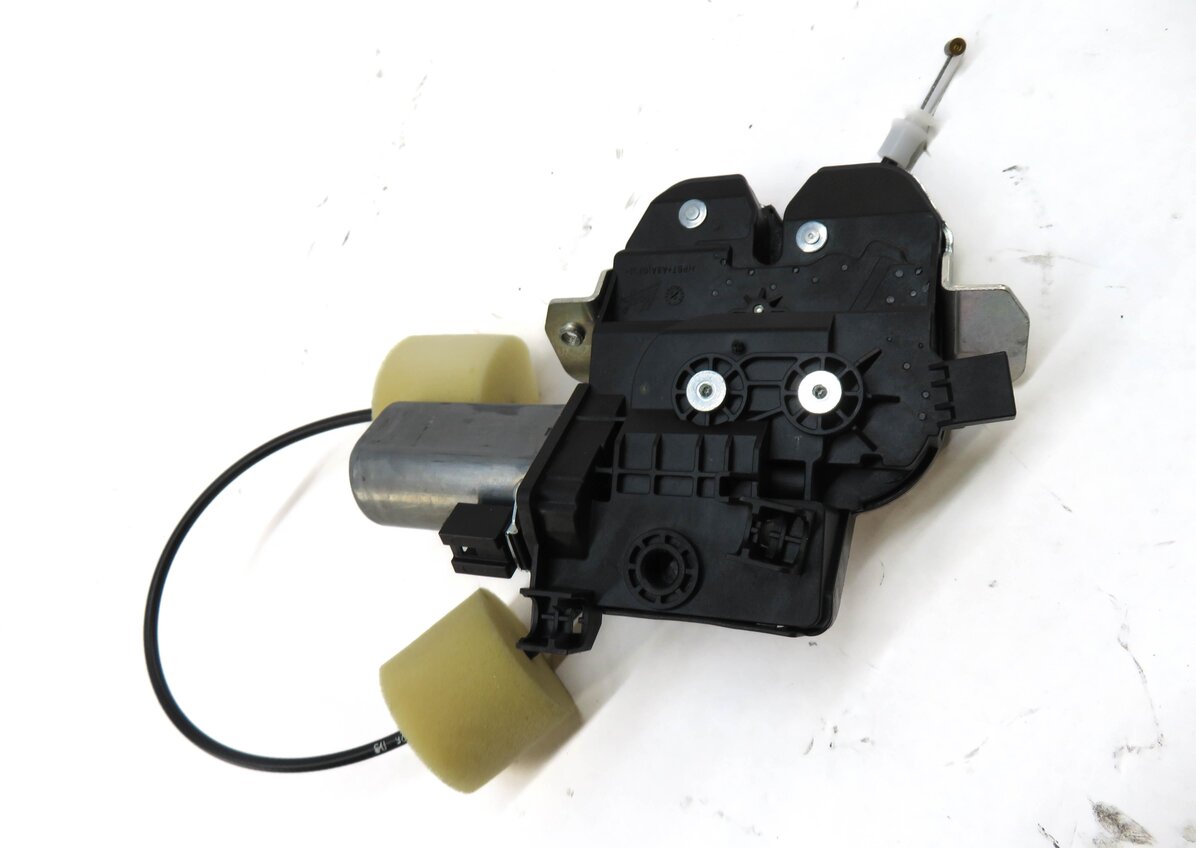 Thumbnail 2: 2010 MERCEDES S400 (W221) REAR TRUNK LOCK LATCH ACTUATOR MOTOR