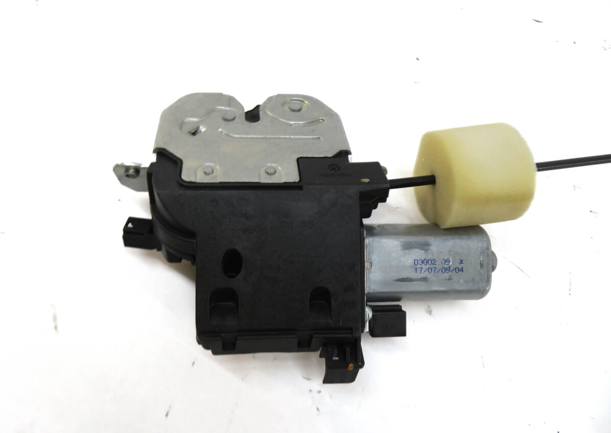 Thumbnail 5: 2010 MERCEDES S400 (W221) REAR TRUNK LOCK LATCH ACTUATOR MOTOR
