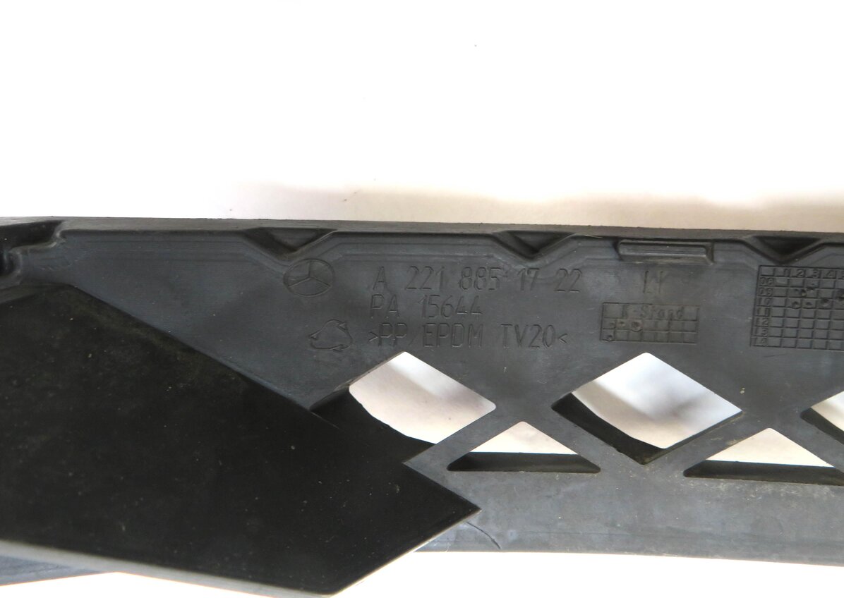Thumbnail 5: 2010-2013 MERCEDES S-CLASS (W221) FRONT LEFT & RIGHT FOGLIGHT GRILLE TRIM SET