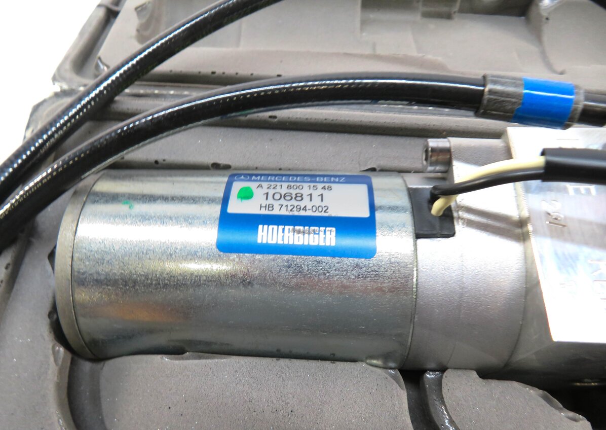 Thumbnail 6: 2010 MERCEDES S400 (W221) REAR TRUNK HYDRAULIC PUMP ASSEMBLY w/ LINES