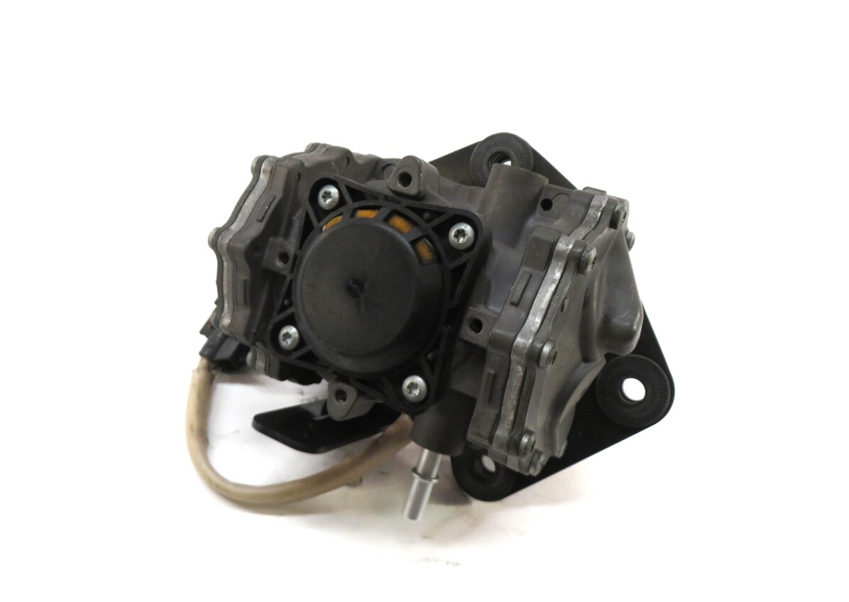 2010 MERCEDES S400 (W221) HYBRID - BRAKE VACUUM PUMP