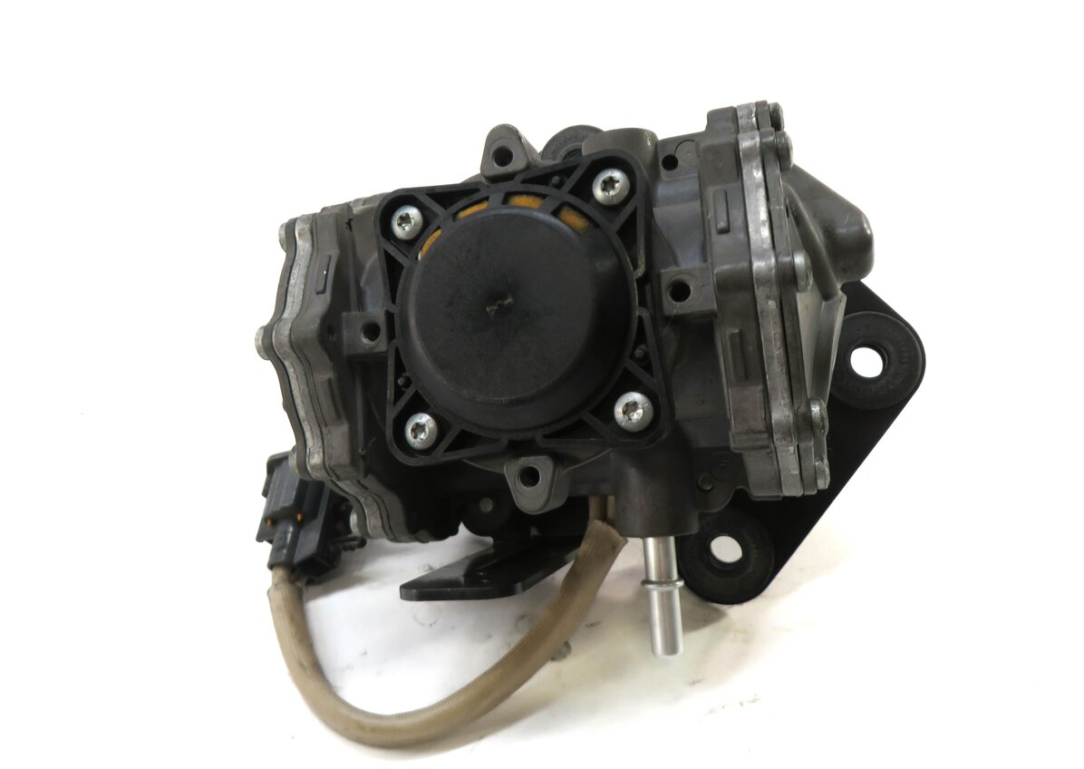 Thumbnail 2: 2010 MERCEDES S400 (W221) HYBRID - BRAKE VACUUM PUMP