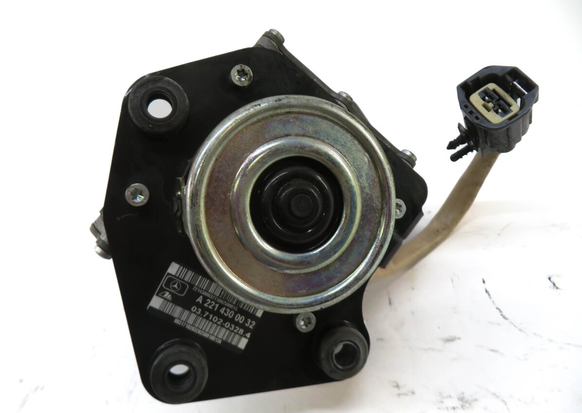 Thumbnail 5: 2010 MERCEDES S400 (W221) HYBRID - BRAKE VACUUM PUMP