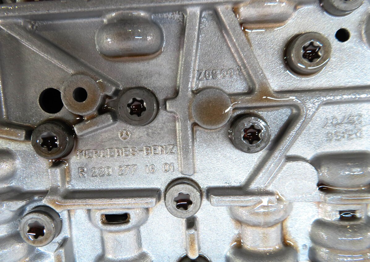 Thumbnail 7: 2010-2012 MERCEDES S400 (W221) HYBRID - 722.9 A/T TRANSMISSION VALVE BODY BLOCK