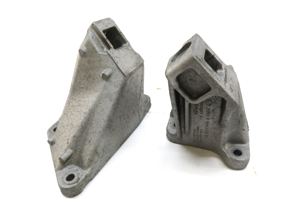 Thumbnail 2: 2014 BMW M6 ///M (F06) 4.4L S63 TWIN TURBO ENGINE MOTOR MOUNT BRACKET SET