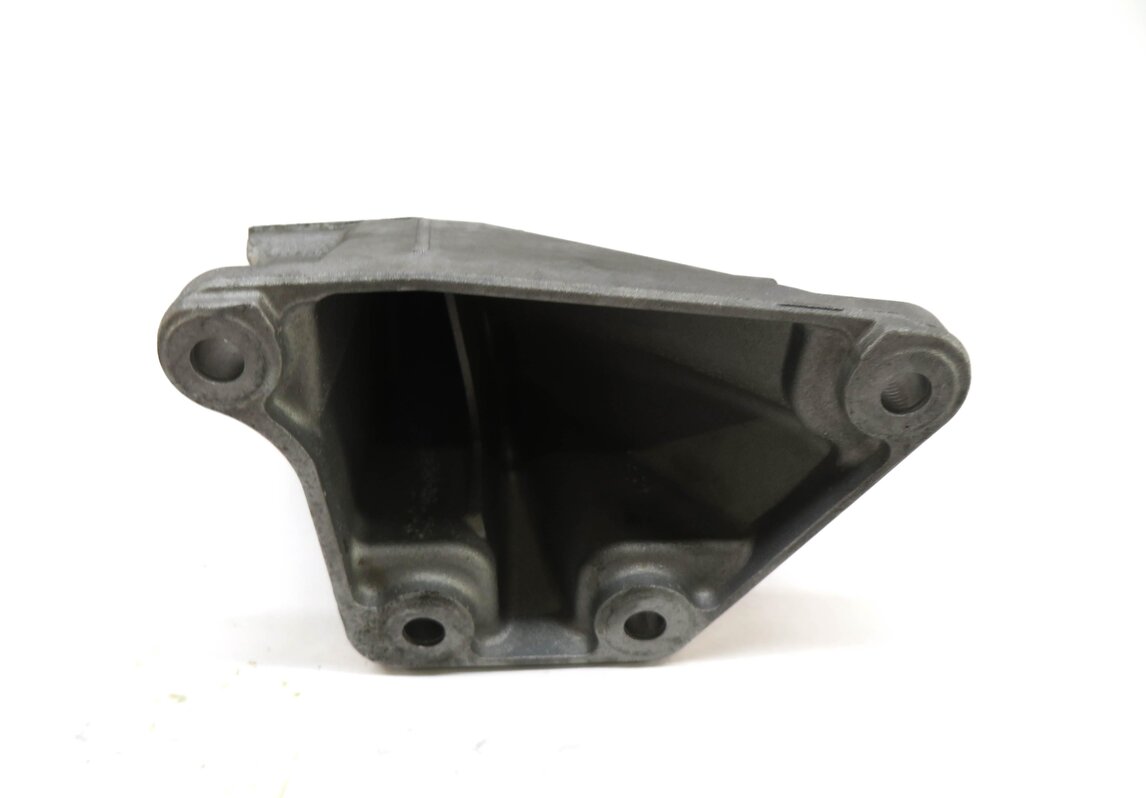 Thumbnail 4: 2014 BMW M6 ///M (F06) 4.4L S63 TWIN TURBO ENGINE MOTOR MOUNT BRACKET SET