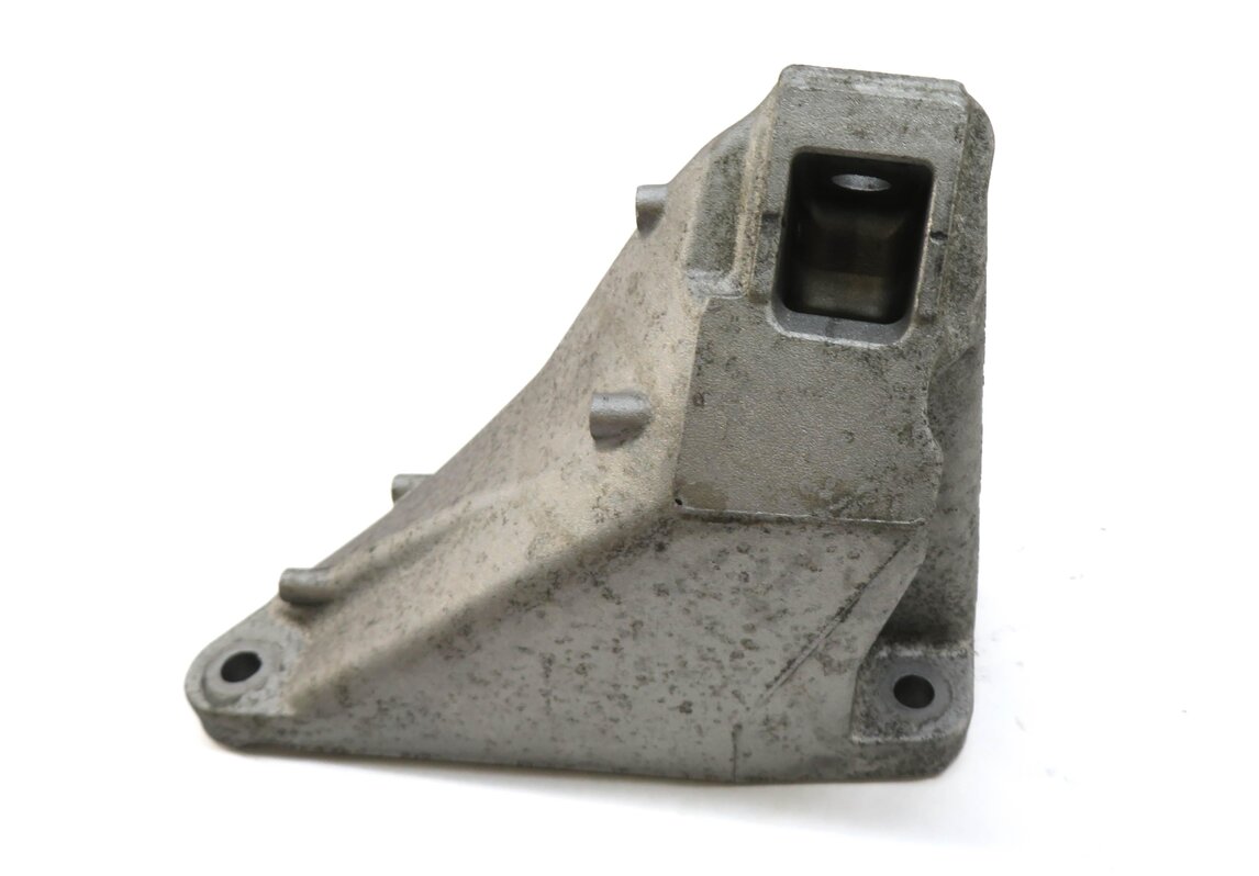 Thumbnail 6: 2014 BMW M6 ///M (F06) 4.4L S63 TWIN TURBO ENGINE MOTOR MOUNT BRACKET SET