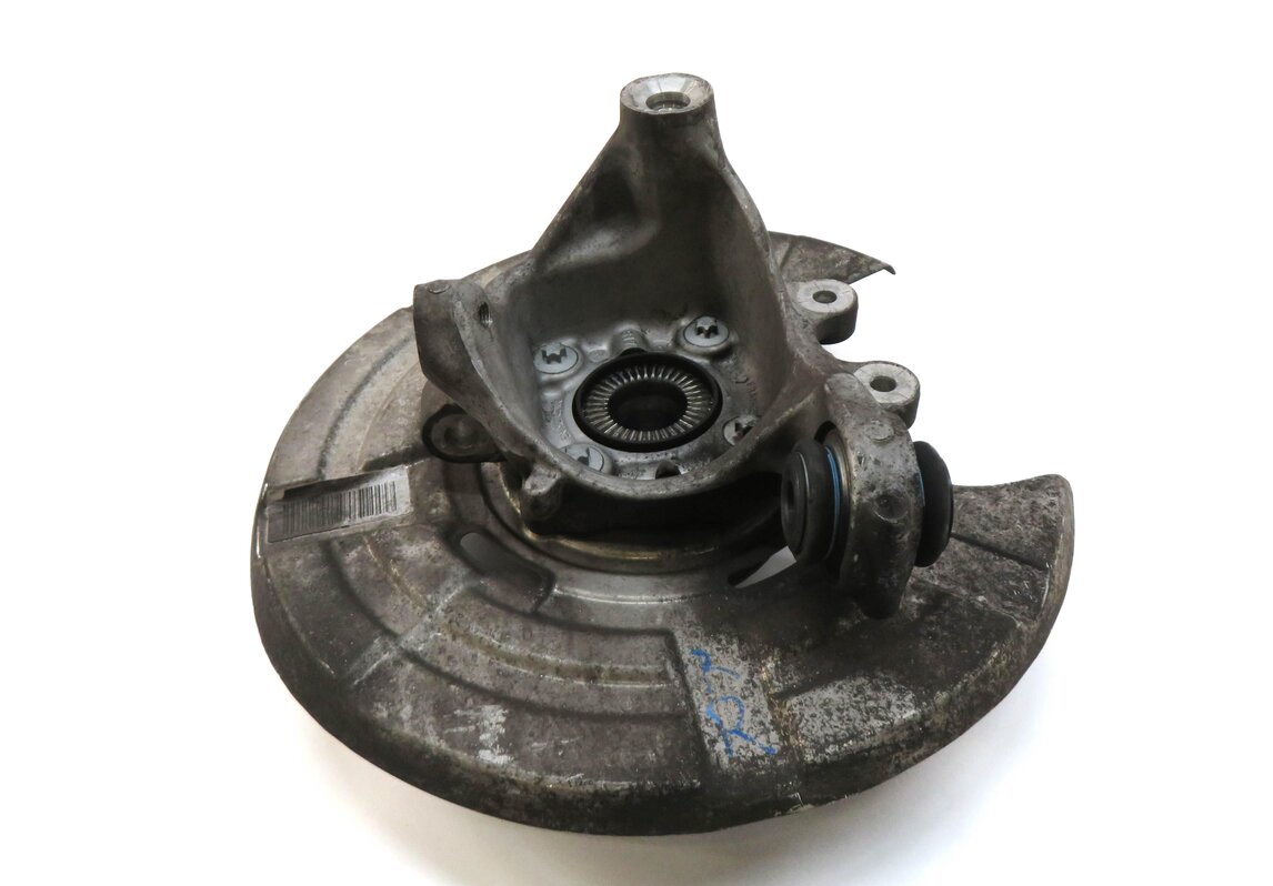 Thumbnail 2: 2012-2019 BMW M5 M6 ///M (F06 F10) RIGHT PASSENGER REAR SPINDLE KNUCKLE HUB