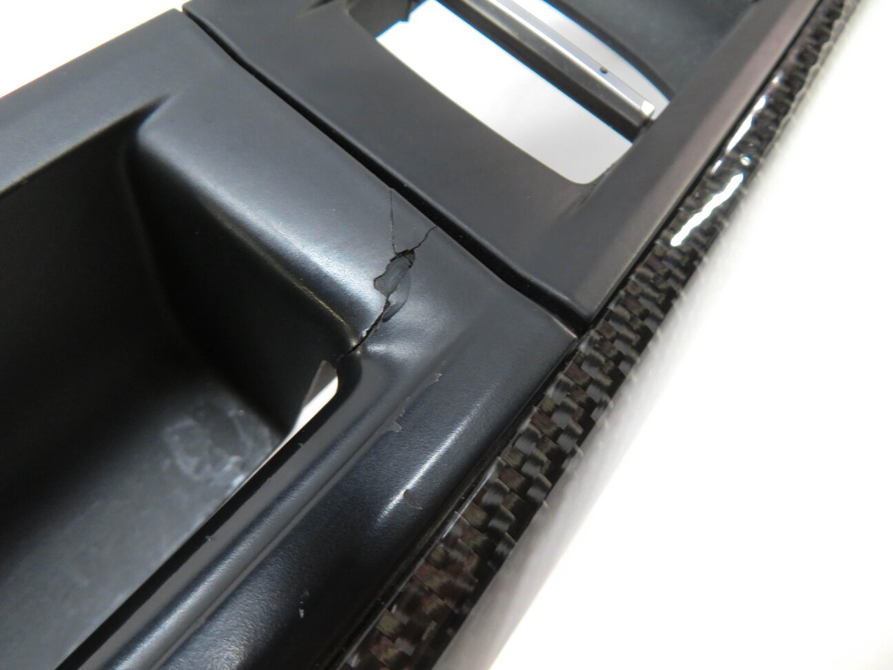 Thumbnail 3: 2014 BMW M6 ///M (F06) GRAN COUPE - DASH DOOR CONSOLE CARBON FIBER TRIM SET