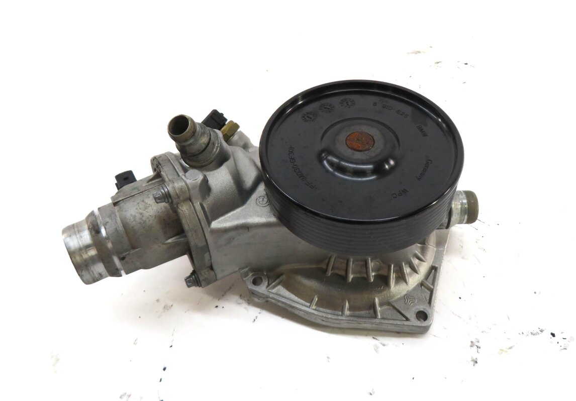 Thumbnail 3: 12-19 BMW M5 M6 X5M X6M ///M (F10 F06 F12 F13 F85 F86) 4.4L ENGINE - WATER PUMP