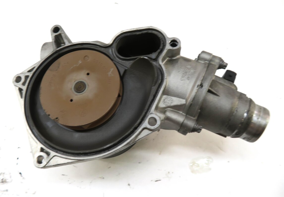 Thumbnail 4: 12-19 BMW M5 M6 X5M X6M ///M (F10 F06 F12 F13 F85 F86) 4.4L ENGINE - WATER PUMP