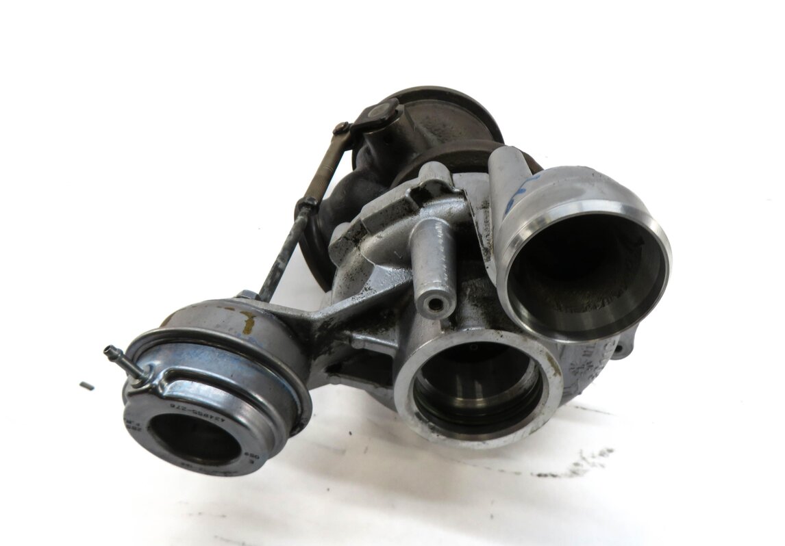 Thumbnail 3: 12-15 BMW M5 M6 ///M (F06 F10 F12 F13) 4.4L S63 ENGINE LEFT TURBO TURBOCHARGER