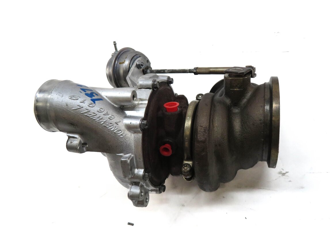 Thumbnail 4: 12-15 BMW M5 M6 ///M (F06 F10 F12 F13) 4.4L S63 ENGINE LEFT TURBO TURBOCHARGER