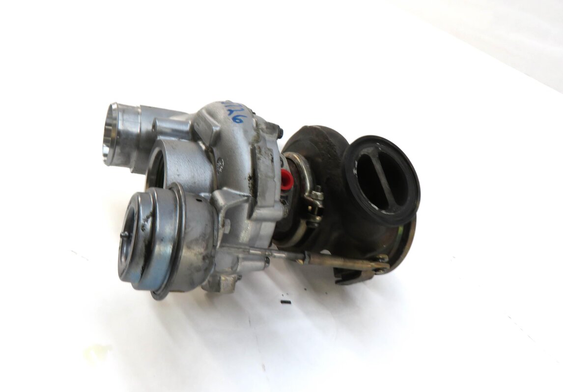 Thumbnail 3: 12-15 BMW M5 M6 ///M (F06 F10 F12 F13) 4.4L S63 ENGINE RIGHT TURBO TURBOCHARGER