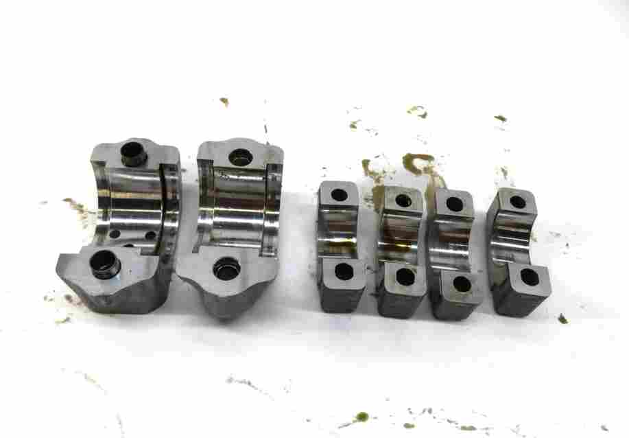 Thumbnail 5: 12-19 BMW F06 F12 F13 F85 F86 4.4L S63 LEFT INTAKE CAMSHAFT BEARING SET