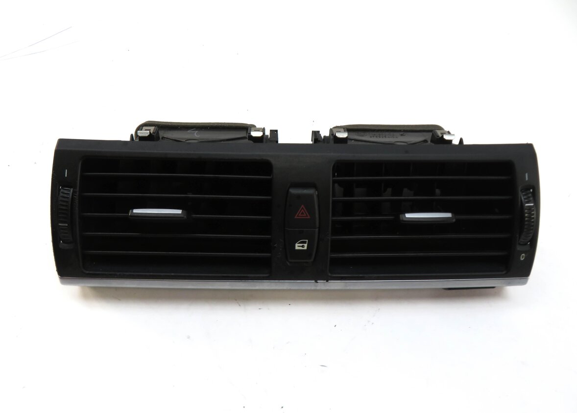 Thumbnail 2: 2007 BMW X5 (E70) CENTER DASH HEATER A/C AIR VENT w/ HAZARD & LOCK SWITCH