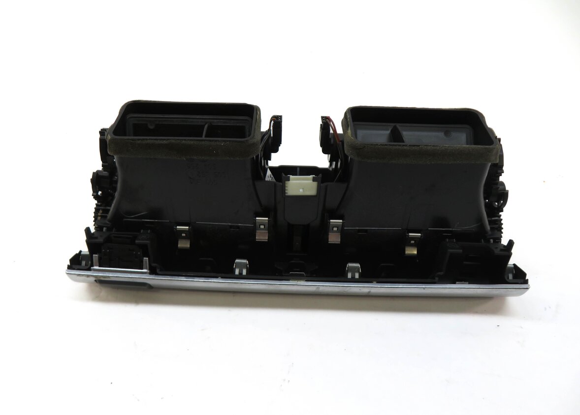 Thumbnail 4: 2007 BMW X5 (E70) CENTER DASH HEATER A/C AIR VENT w/ HAZARD & LOCK SWITCH