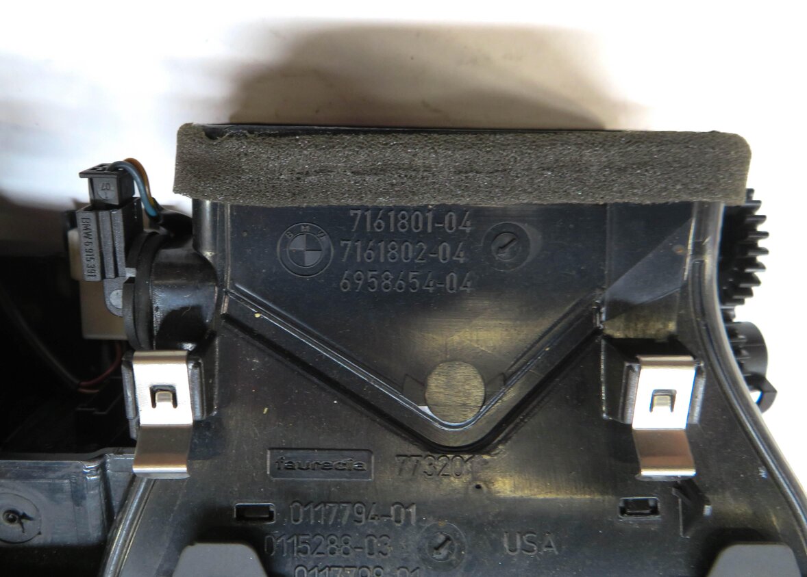 Thumbnail 5: 2007 BMW X5 (E70) CENTER DASH HEATER A/C AIR VENT w/ HAZARD & LOCK SWITCH