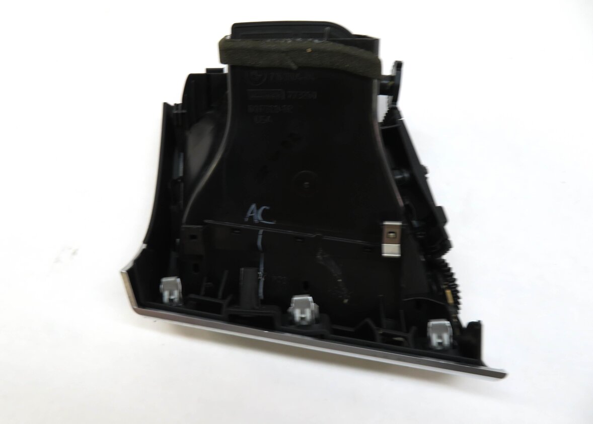 Thumbnail 4: 2007 BMW X5 (E70) RIGHT FRONT PASSENGER DASH HEATER A/C AIR VENT