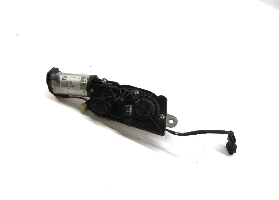 2007 BMW X5 (E70) REAR TRUNK LOCK LATCH ACTUATOR MOTOR CLOSE ASSIST MOTOR