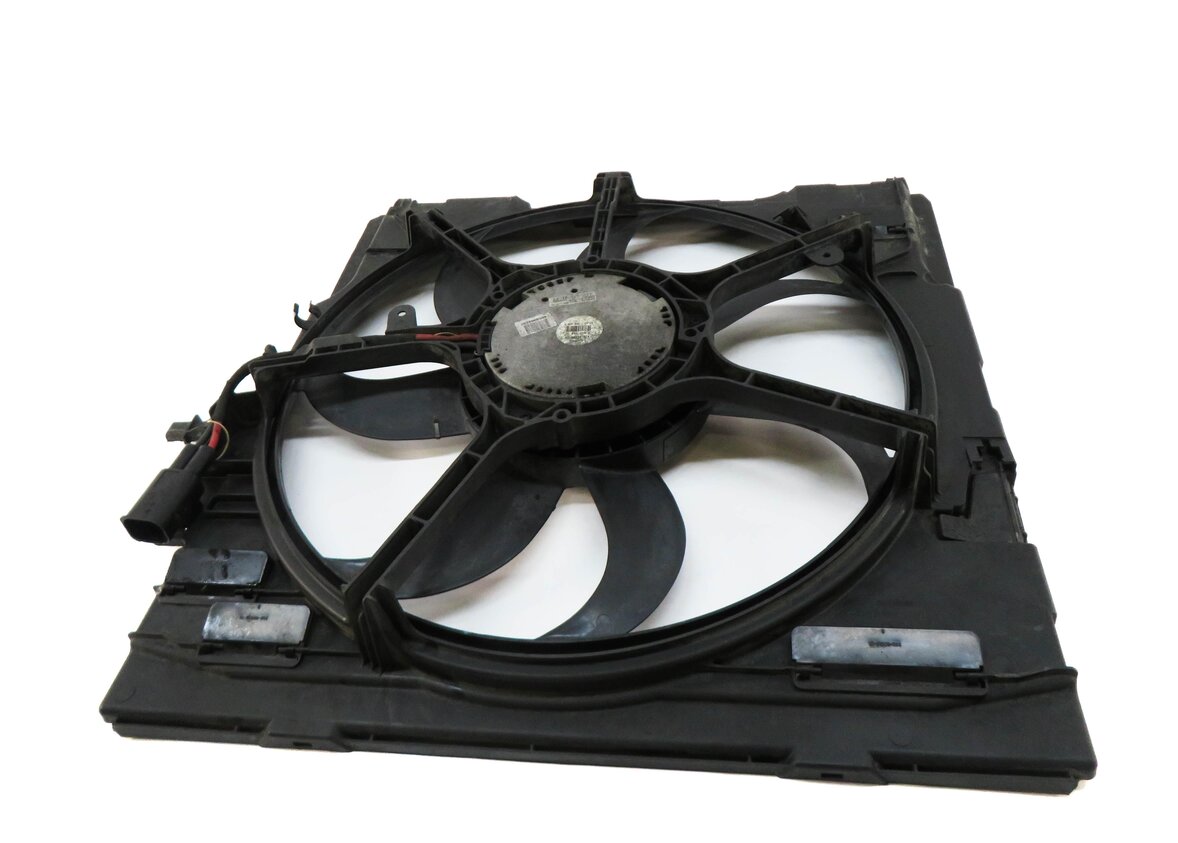 Thumbnail 5: 2007-2010 BMW X5 (E70) RADIATIOR COOLING FAN MOTOR w/ SHROUD (600 WATT)