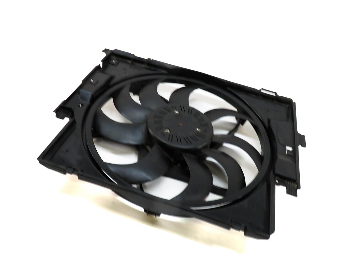 12-16 BMW 2 3 4 SERIES (F22 F30 F31 F32) RADIATOR ELECTRIC COOLING FAN w/ SHROUD