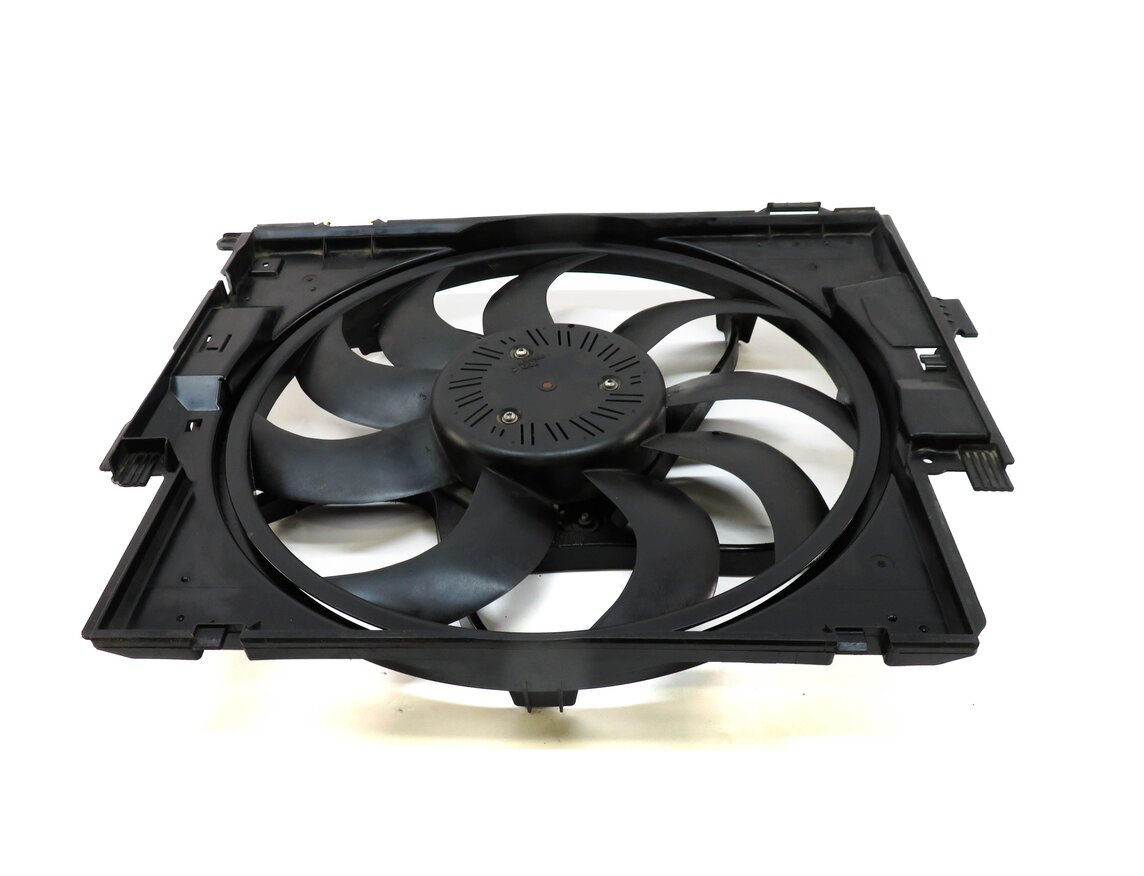Thumbnail 2: 12-16 BMW 2 3 4 SERIES (F22 F30 F31 F32) RADIATOR ELECTRIC COOLING FAN w/ SHROUD