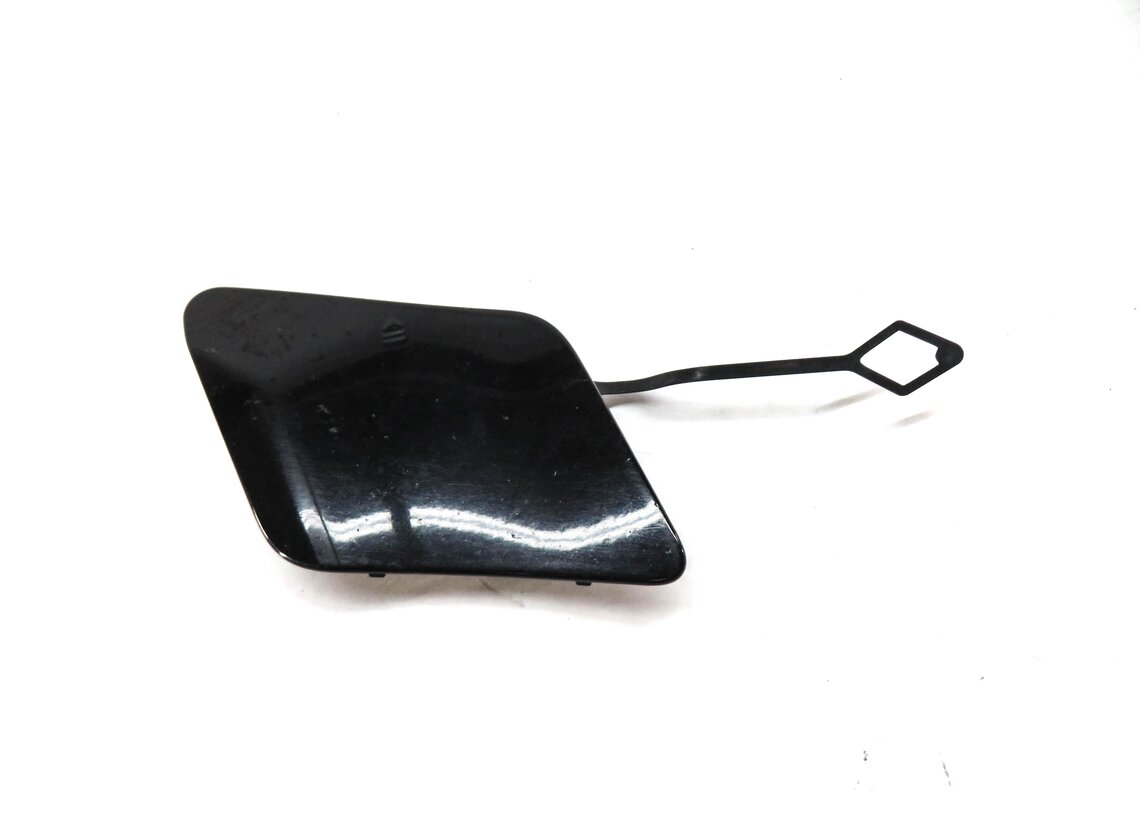 Thumbnail 2: 2013 MERCEDES C250 (W204) RIGHT FRONT PASSENGER TOW HOOK COVER TRIM (BLACK 040U)