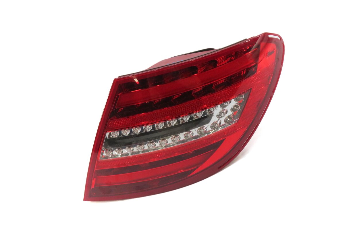 12-15 MERCEDES C250 C300 C350 (W204) RIGHT PASSENGER TAILLIGHT BRAKE LIGHT LAMP