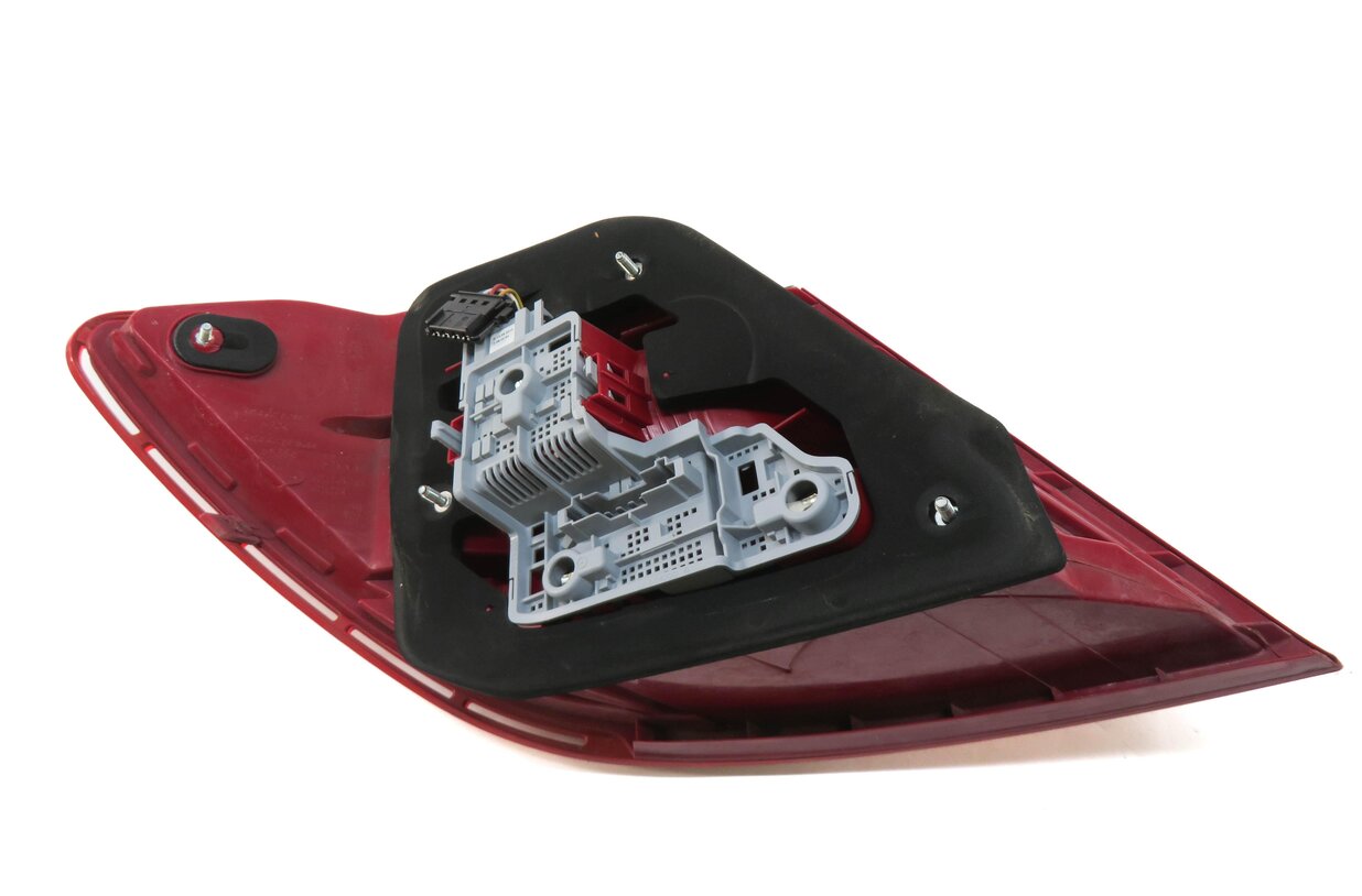 Thumbnail 5: 12-15 MERCEDES C250 C300 C350 (W204) RIGHT PASSENGER TAILLIGHT BRAKE LIGHT LAMP