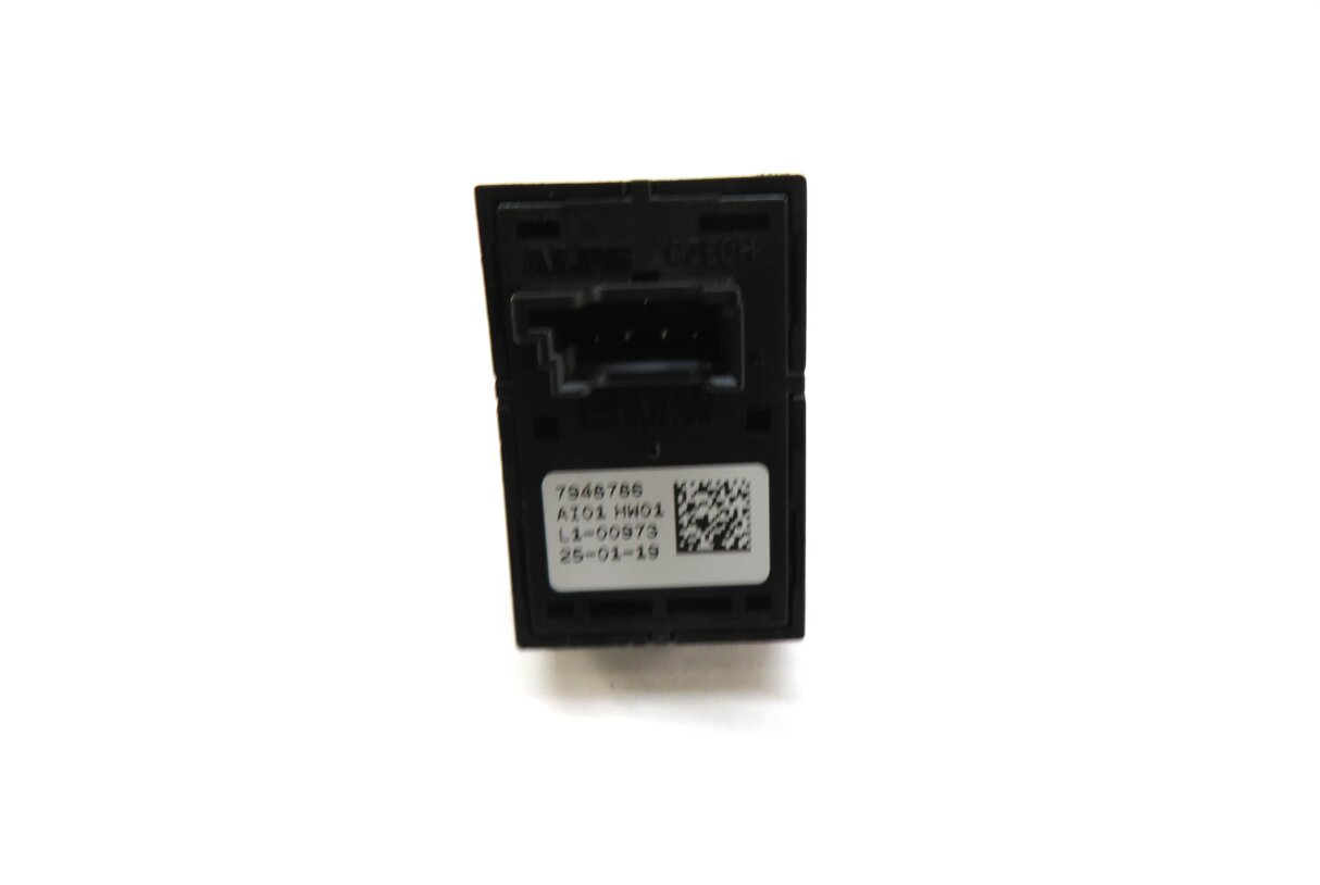 Thumbnail 4: 2019 BMW 330i (G20) TRUNK RELEASE SWITCH BUTTON