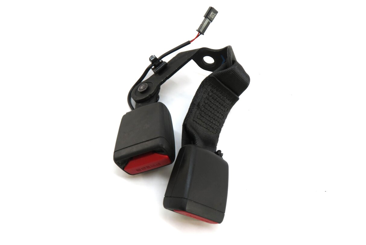 Thumbnail 4: 2019 BMW 330i (G20) REAR SEAT RIGHT & CENTER SEATBELT BUCKLE RECEIVER (BLACK)
